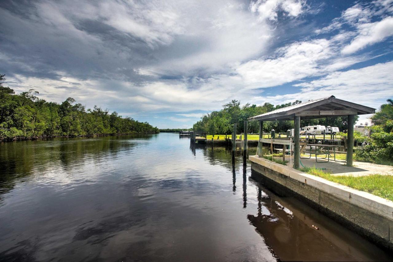 Everglades City Trailer Cabin Boat Slip And Porch! Экстерьер фото